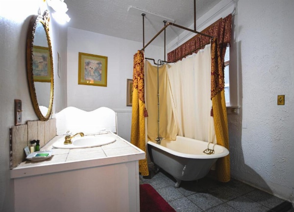 Bisbee Grand Hotel image 21